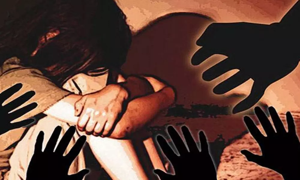 The Kerala Police arrested six persons for gang-raping a 17-year-old girl