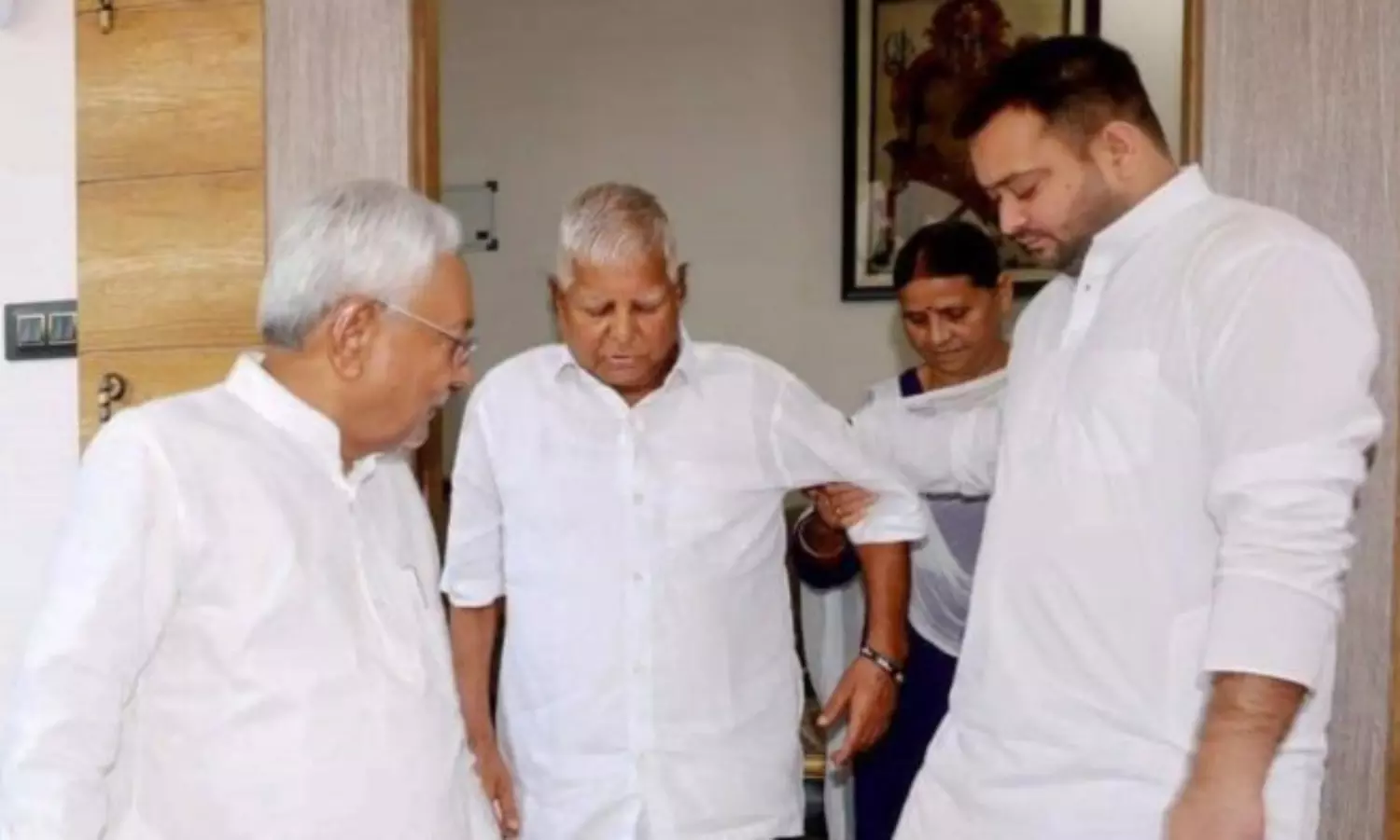 Nitish, Lalu, Tejashwi will travel to Bengaluru to attend Opposition meet today