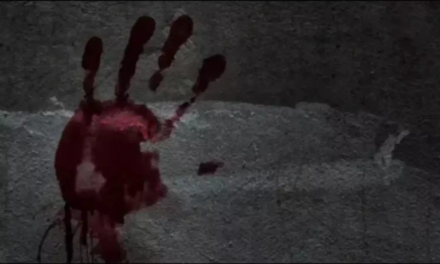 UP man kills sister, carries severed head to police station