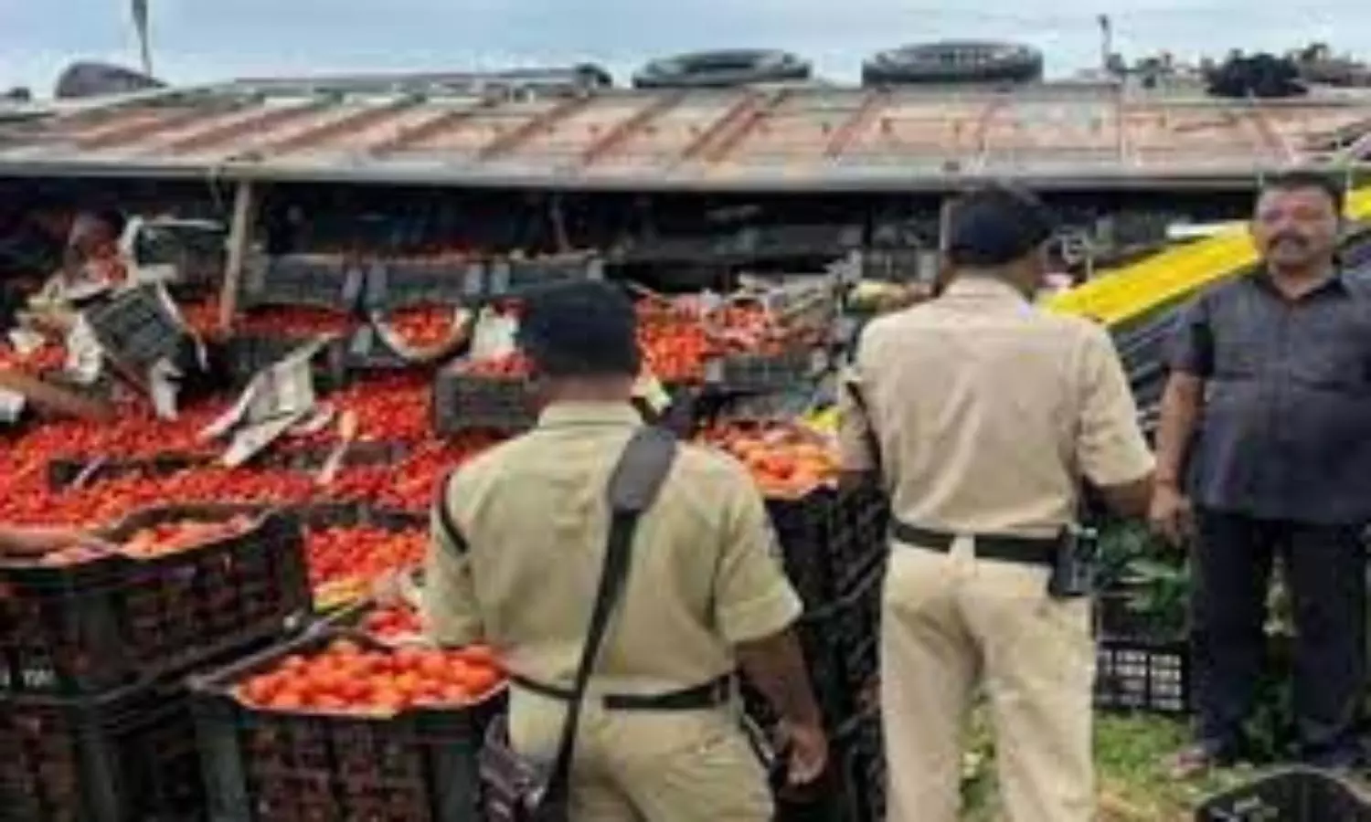 Tamil Nadu couple arrested for hijacking lorry with tomatoes worth Rs 2.5 lakhs