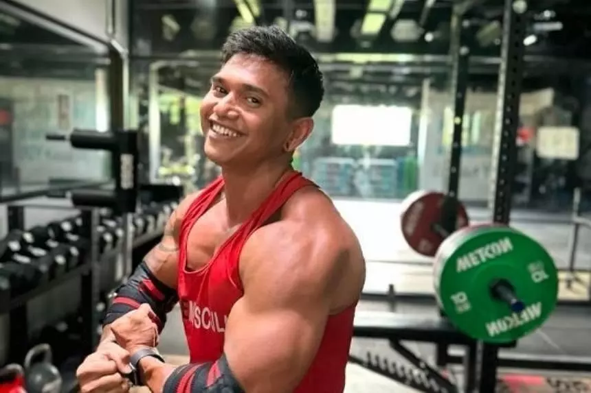 Indonesian fitness trainer dies after 210 kg barbell falls on neck