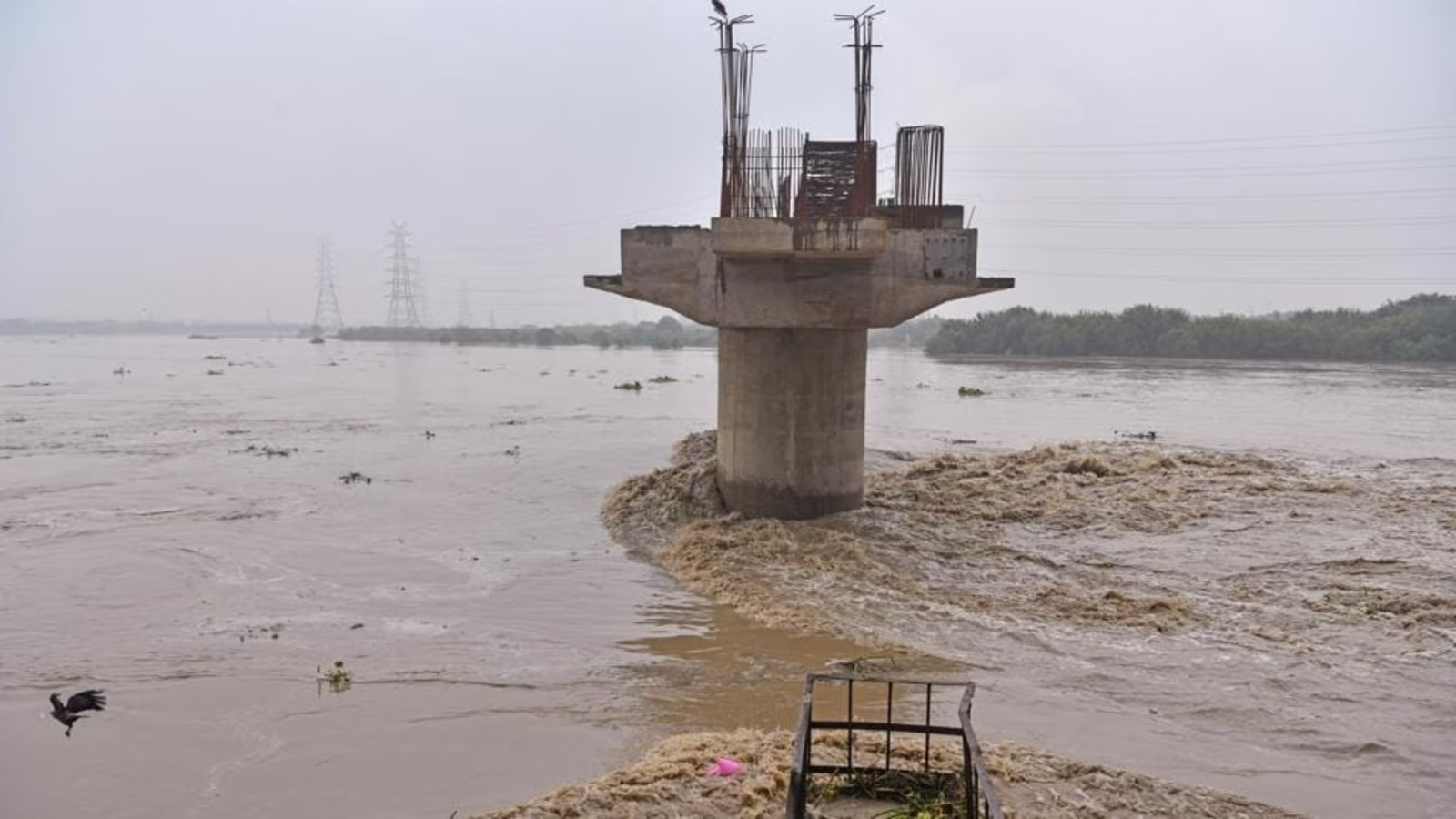 Yamuna swelling at dangerous levels, Delhi braces for another flooding