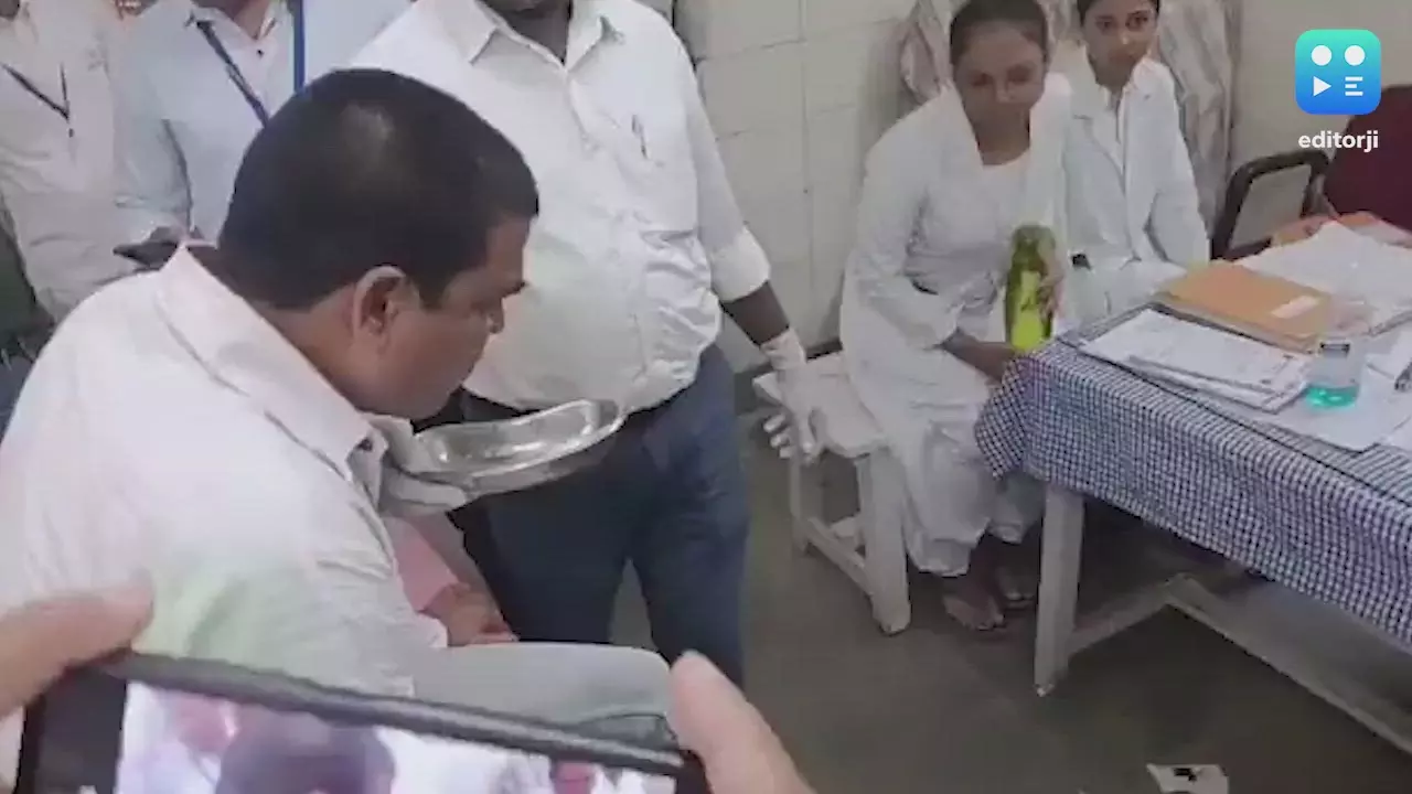 Madhya Pradesh official swallows bribe money of ₹ 5,000 after spotting police Madhya Pradesh official swallows bribe money of ₹ 5,000 after spotting police