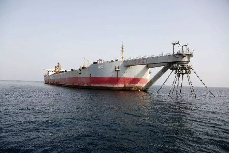 UN transfers crude oil from decaying Yemen tanker to avert environmental disaster
