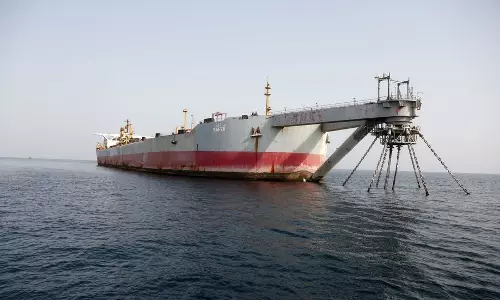 UN transfers crude oil from decaying Yemen tanker to avert environmental disaster