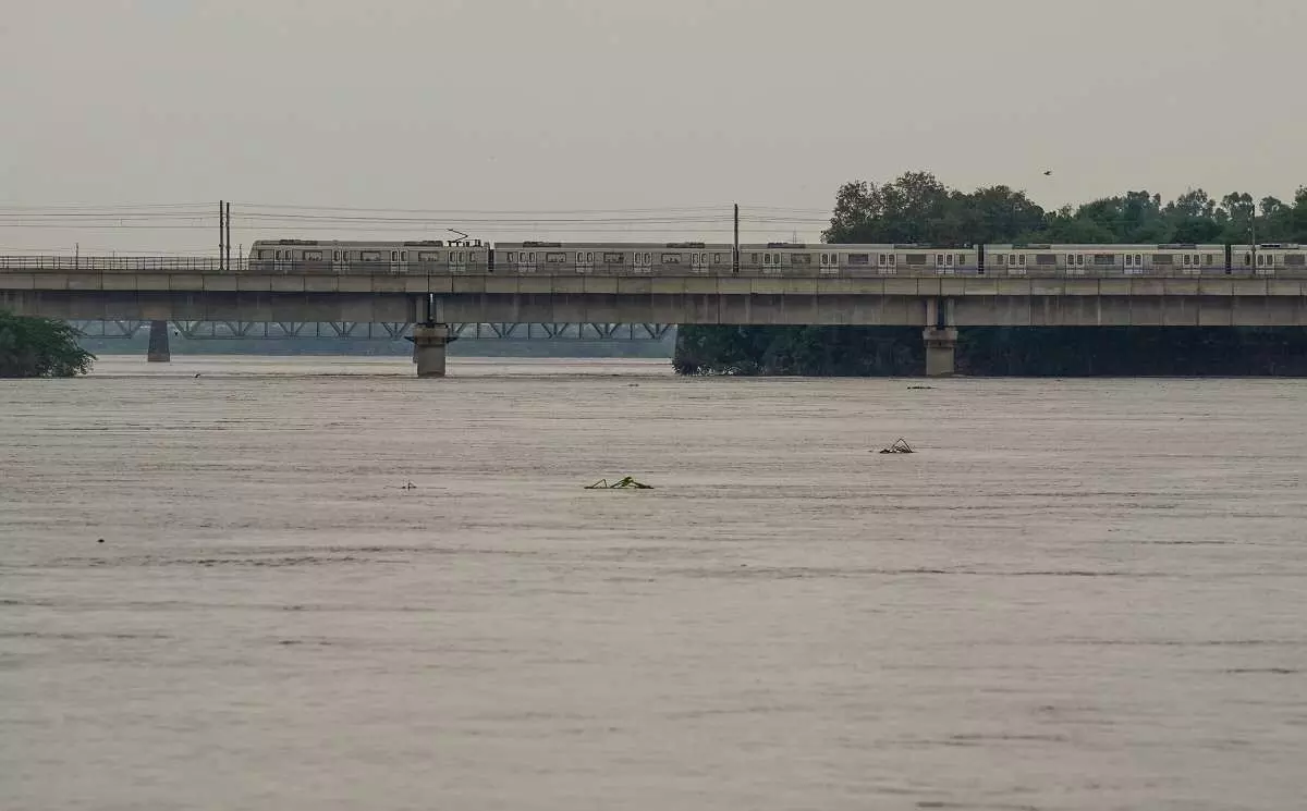 Yamuna continues to flow above danger level in Delhi
