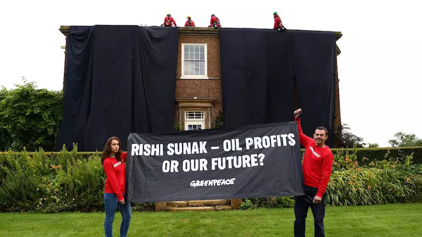 Protest at UK PMs private home over oil drilling policy, 5 held