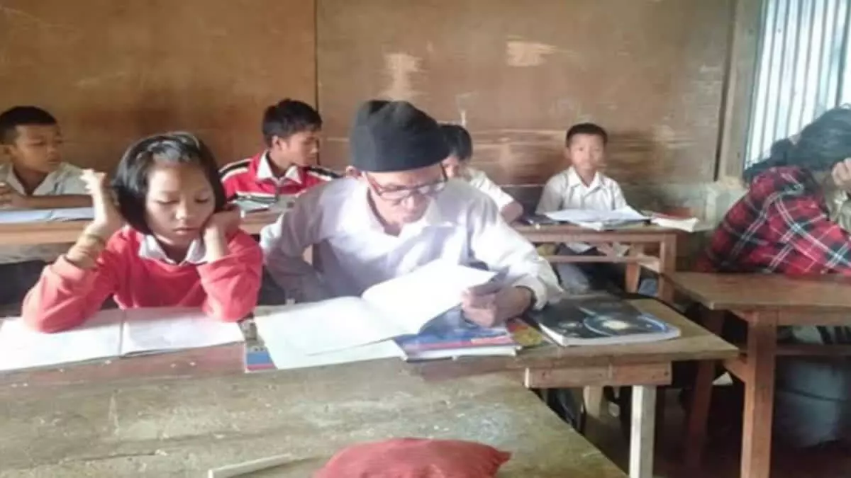 Age is just a number for 78 y/o Mizoram man; enrols in school to learn English