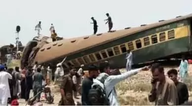 Pakistan train derailment leaves 15 dead, numerous others injured