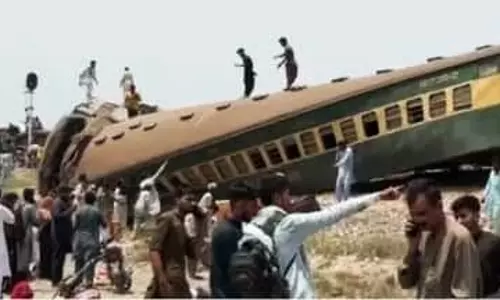 Pakistan train derailment leaves 15 dead, numerous others injured