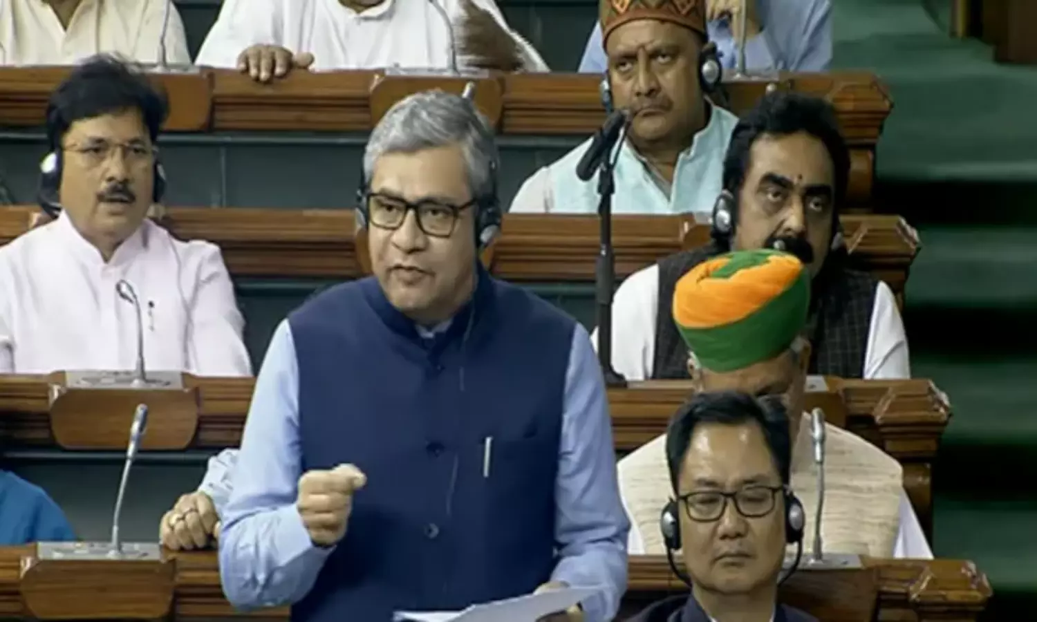 Lok Sabha passes Data protection bill amid opposition protests