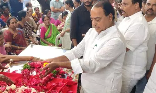 Last rites of Gaddar to be held today, several leaders pay last respects