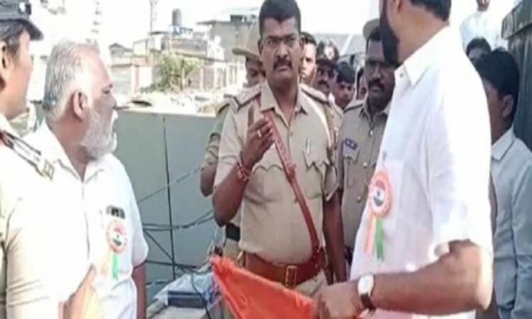 NCP-backed corporators try to hoist saffron flag alongside tricolour in K’tka