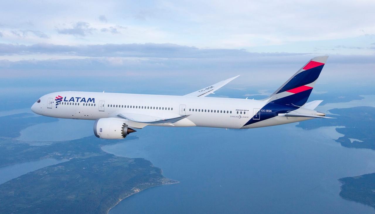 Pilot dies in bathroom, Miami flight makes emergency landing in Panama Pilot dies in bathroom, Miami flight makes emergency landing in Panama