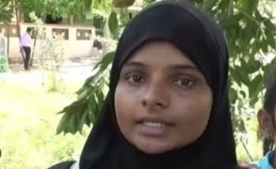 TN edu-Minister intervenes after Muslim woman forced to remove hijab to write Hindi exam