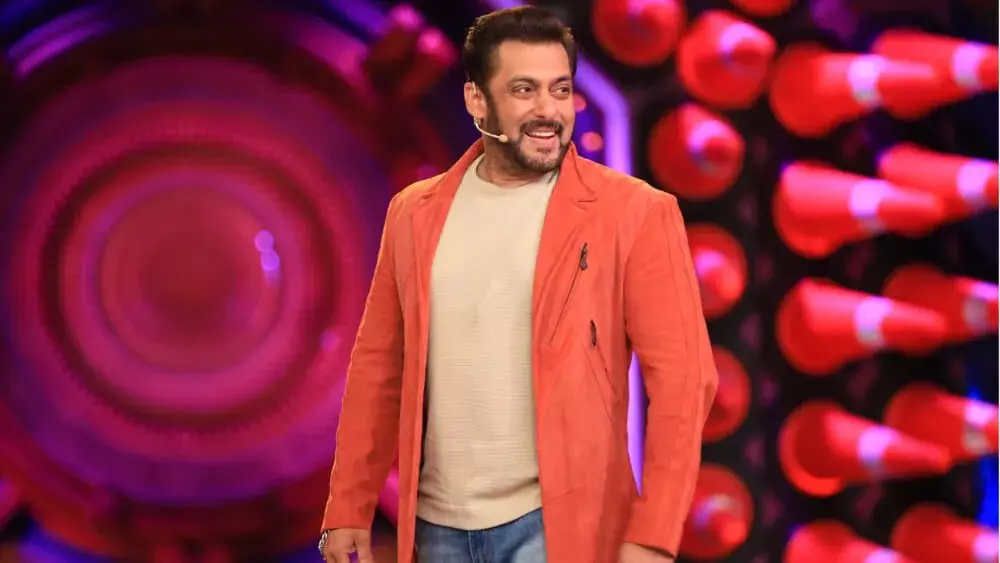 Salman Khan celebrates 35 years in Bollywood, says years flew by like days