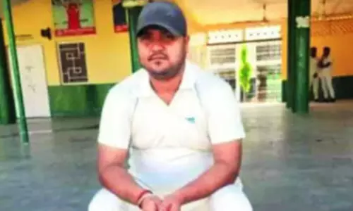 UP bus conductor, fired for halting bus to allow passengers offer namaz, commits suicide