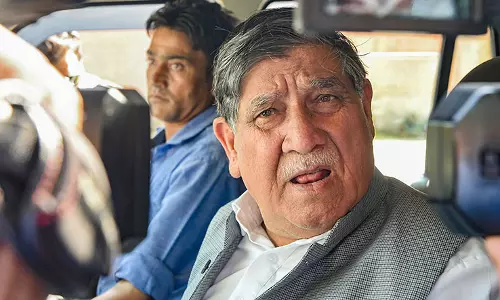 Article 370: Centre asks Akbar Lone to file affidavit pledging allegiance to Constitution for pro-Pak slogan