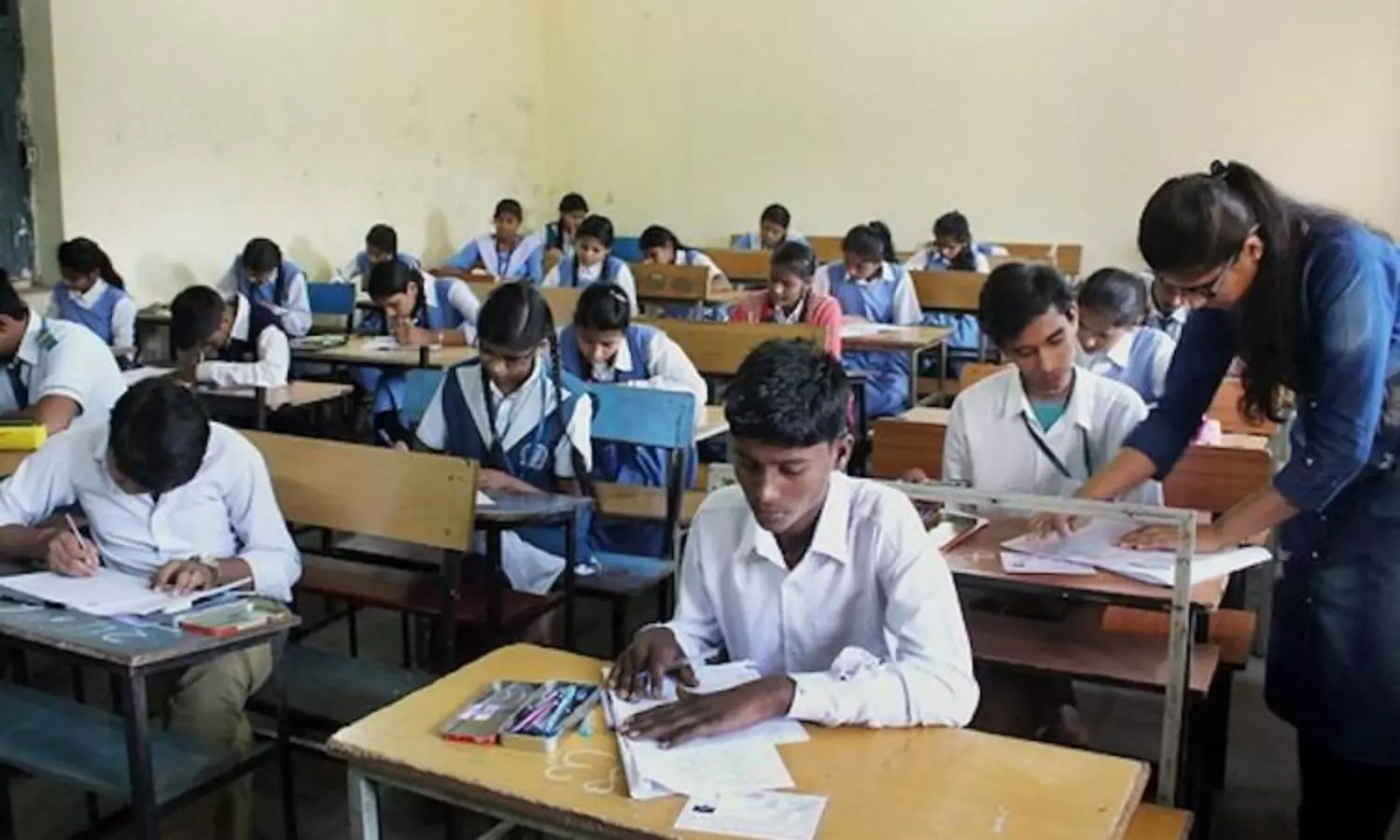 K’taka govt announces three board exams for Class 10, 12