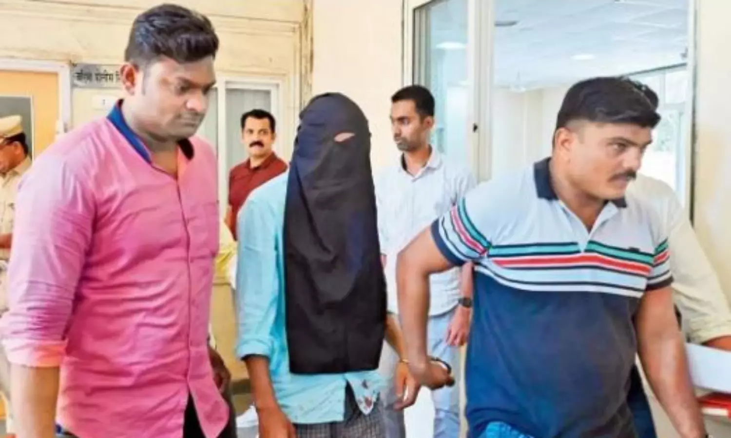 Accused in air hostess’ murder found dead in police custody in Mumbai