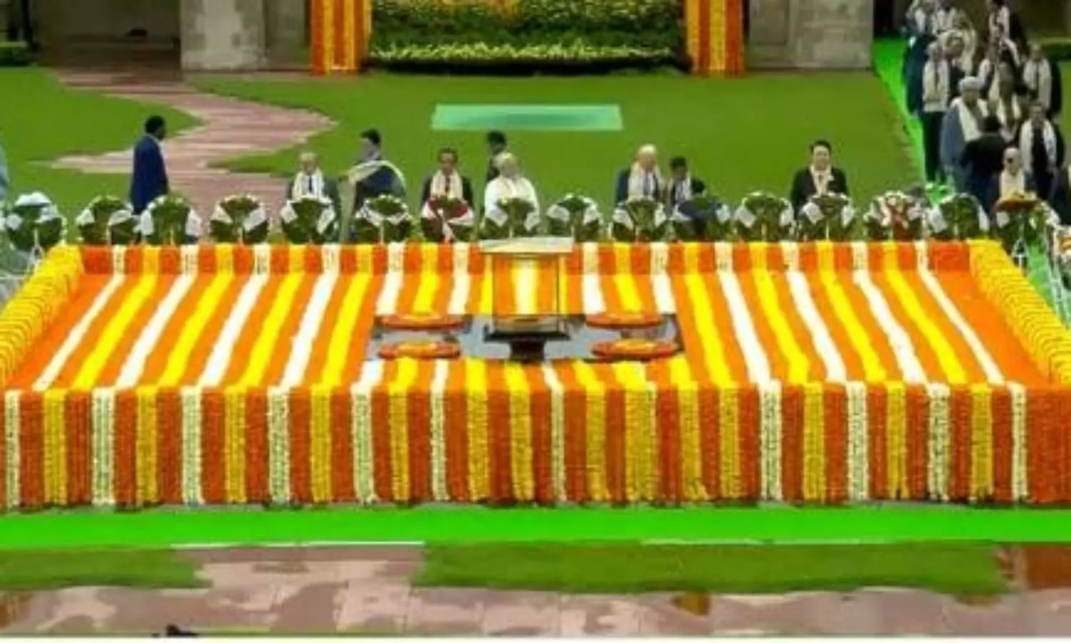 G20 Summit: World leaders pay tribute to Mahatma Gandhi at Rajghat