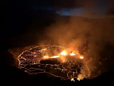 Hawaiis Kilauea volcano erupts, USGS issues warning