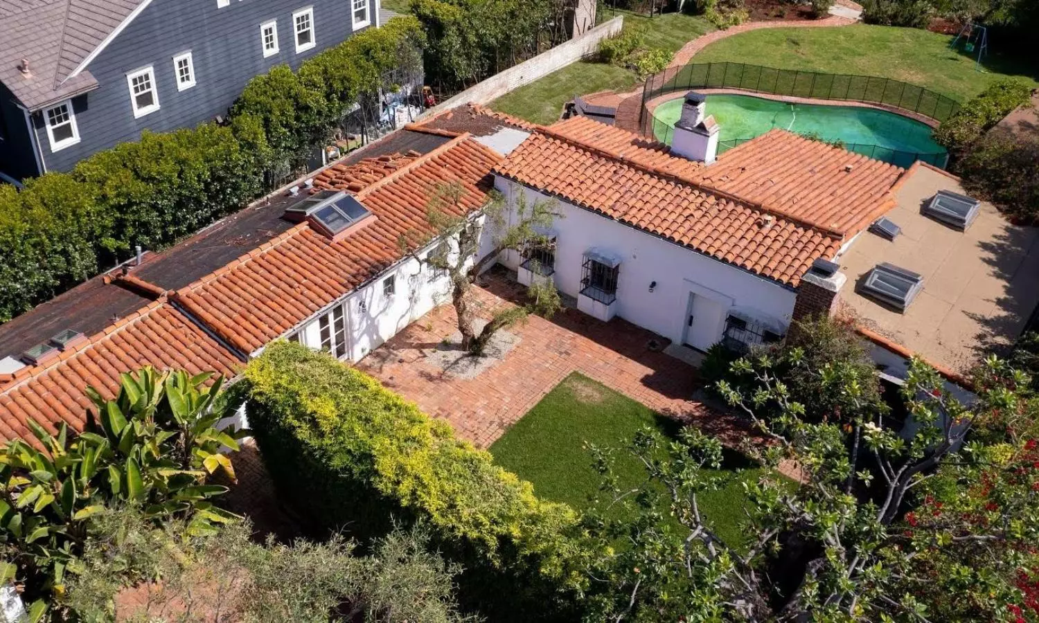 Amid outcry from residents, Marilyn Monroes LA home saved from demolition