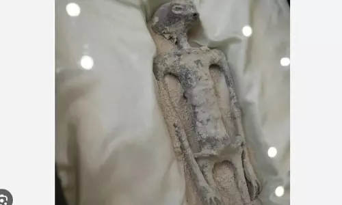 Three-fingered Mummies at Mexico UFO Event, scientific experts dismiss extra-terrestrial claim