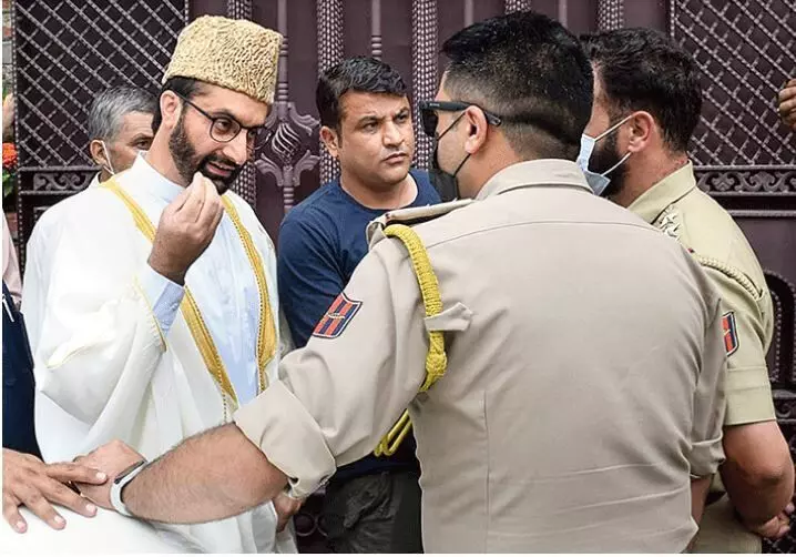 Mirwaiz Umar freed after 4-year house arrest, allowed to attend Friday Prayer at Jamia Masjid
