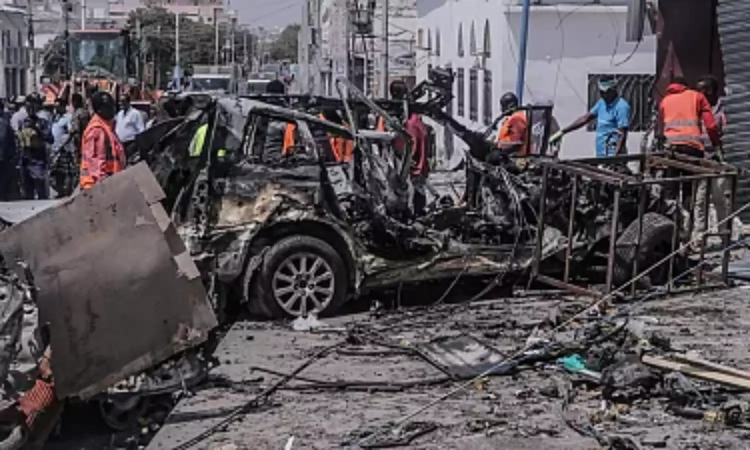 Suicide car bombing in Somalia kills 20 people