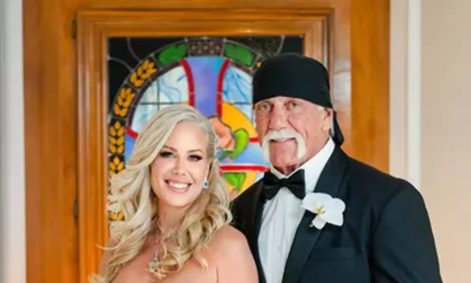 70 y/o WWE Legend Hulk Hogan marries for the third time to Sky Daily
