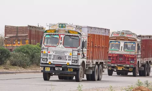 Trucker mows down 10 sleeping on roadside in Maharashtra, 5 killed