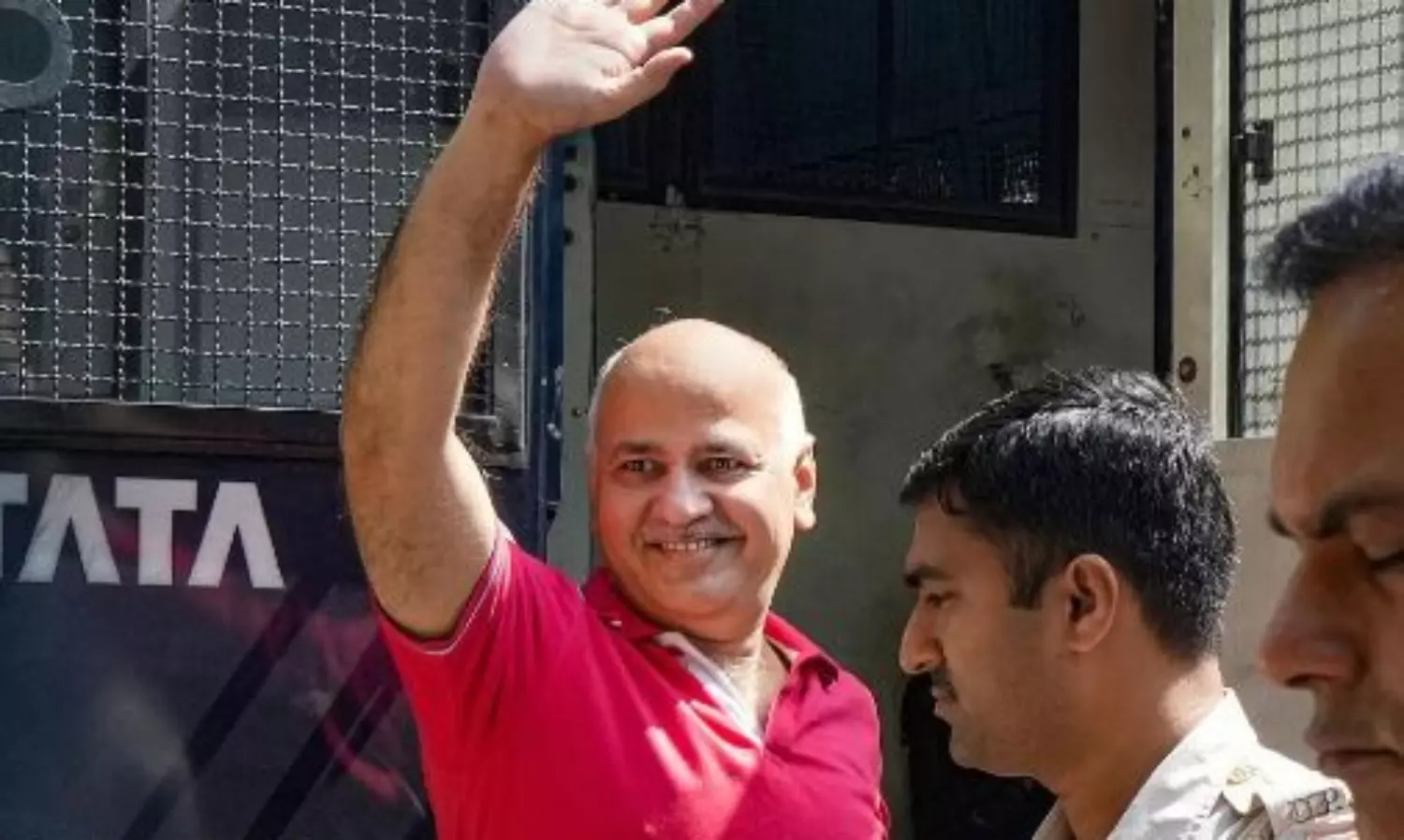 SC casts doubt on ED, CBI evidence against Sisodia in liquor policy case