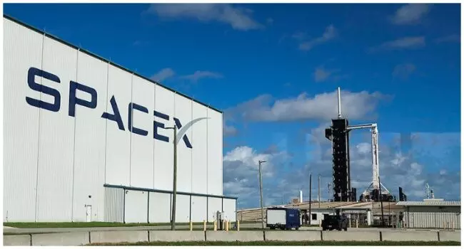 Pay discrimination: Female engineer sues Musk’s SpaceX