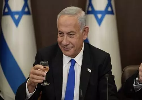 Netanyahu makes a safe zone for himself out of the current tension
