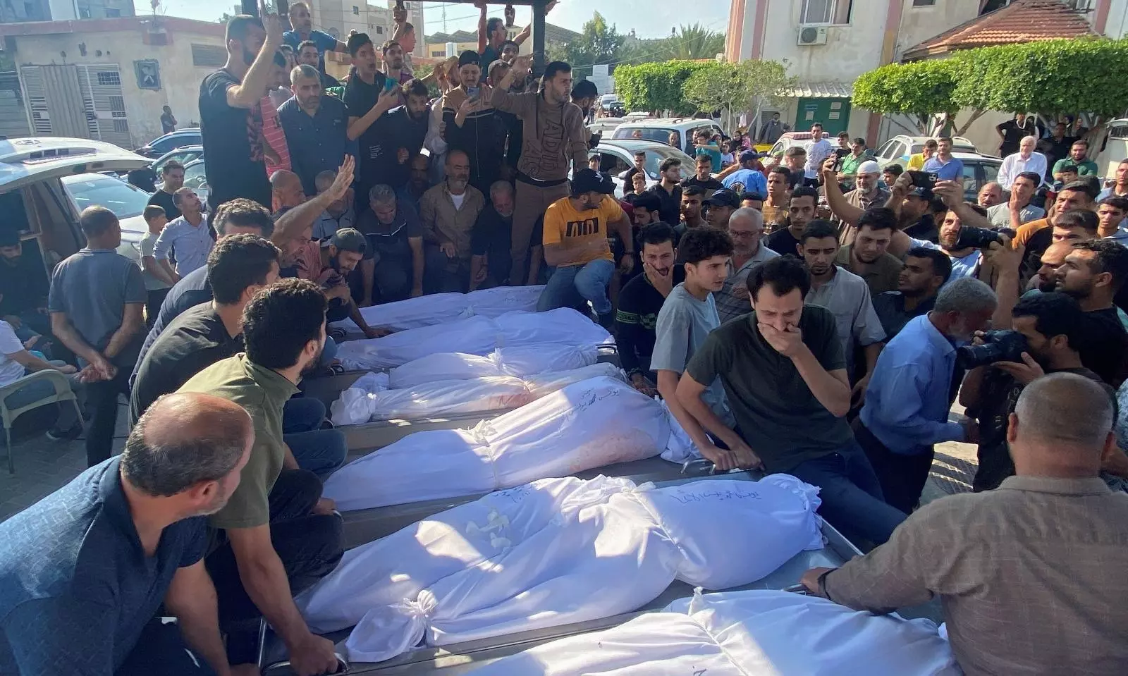 300 killed, mostly women and children, in past 24 hrs: Palestinian health ministry 300 killed, mostly women and children, in past 24 hrs: Palestinian health ministry