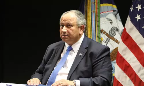 Fake guide booked for taking US Naval Secretary on Taj Mahal tour