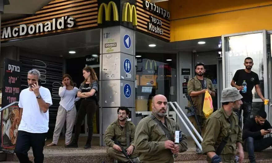 Free meals to Israeli soldiers burn McDonalds in the Middle East
