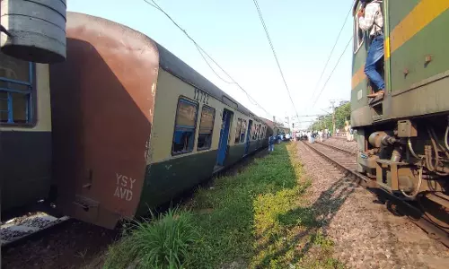Traffic affected as 4 empty EMU train coaches derail near Chennai