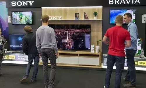 Man orders on Flipkart Sony TV worth ₹1 Lakh, gets Thomson TV