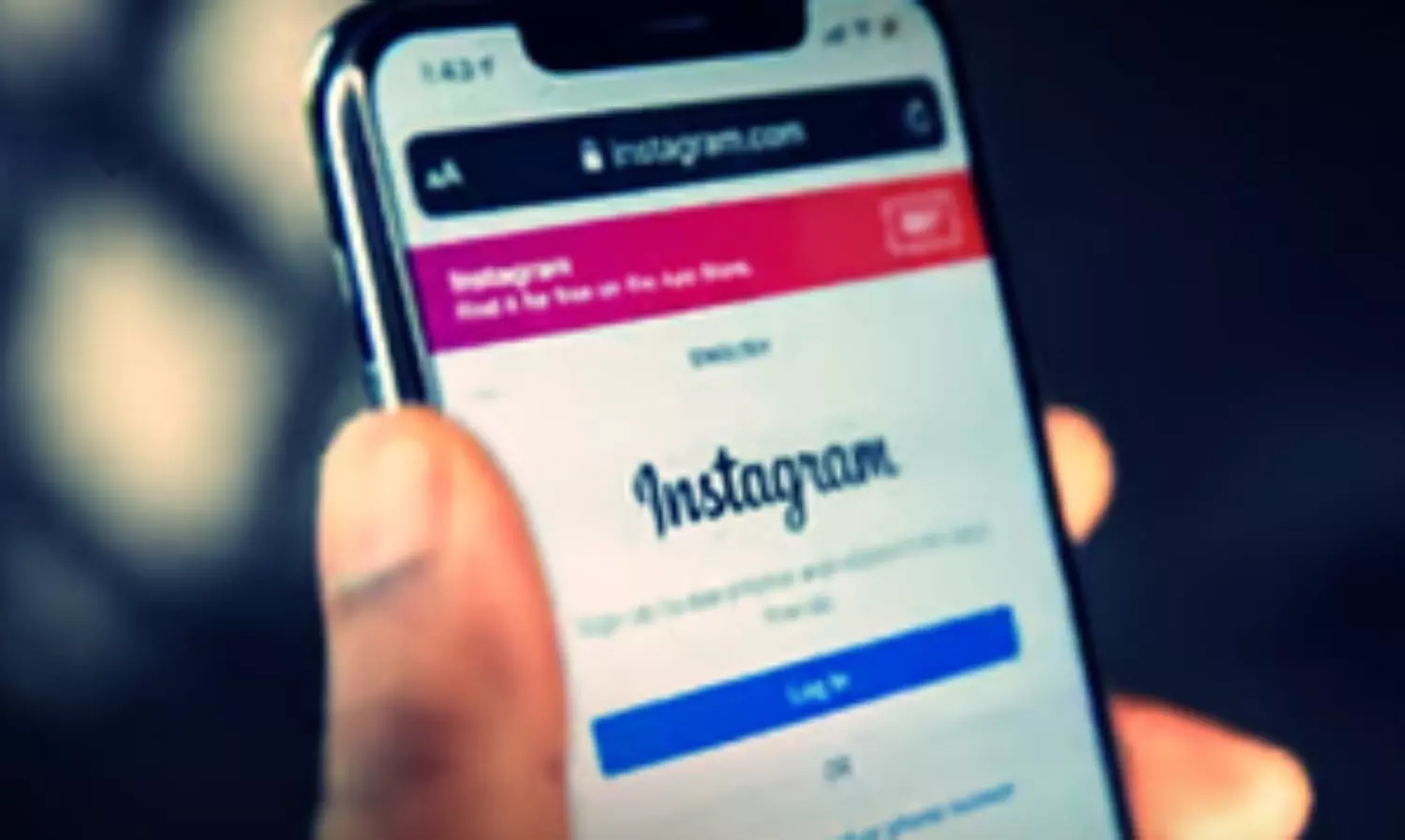 New Instagram feature allows friends to add pics to your posts
