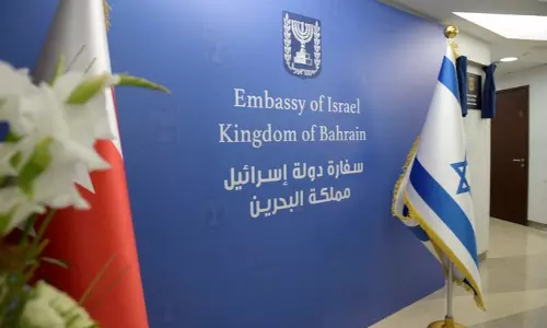 Bahrain cuts economic ties with Israel; expels envoy