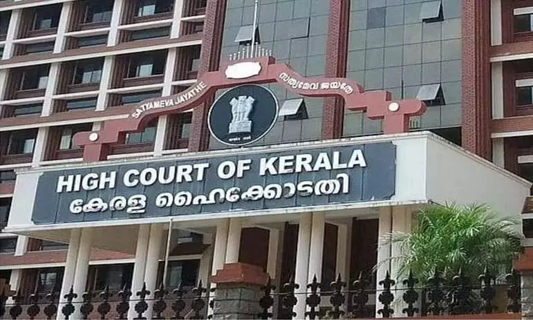 Kerala HC orders removal of illegal billboards, to impose Rs 5,000 fine
