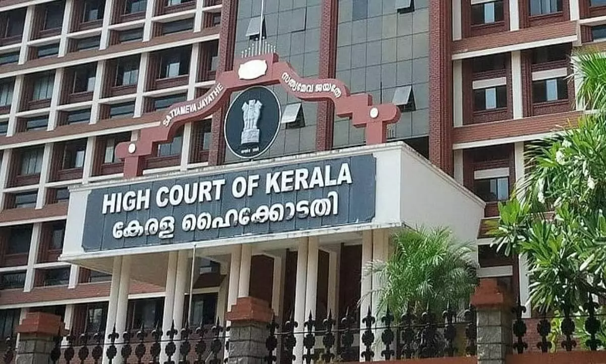 Kerala HC orders seizure of firecrackers in all religious places