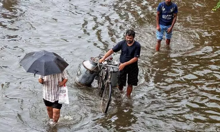 Heavy rains in 4 TN districts; flights, trains cancelled