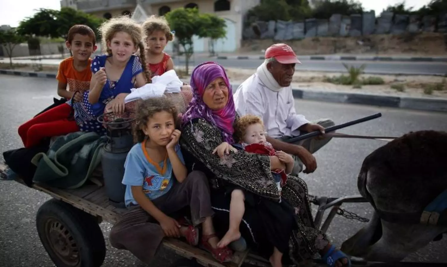 Israel gives 4-hour window for 1 mn to flee south as IDF prepares onslaught in northern Gaza