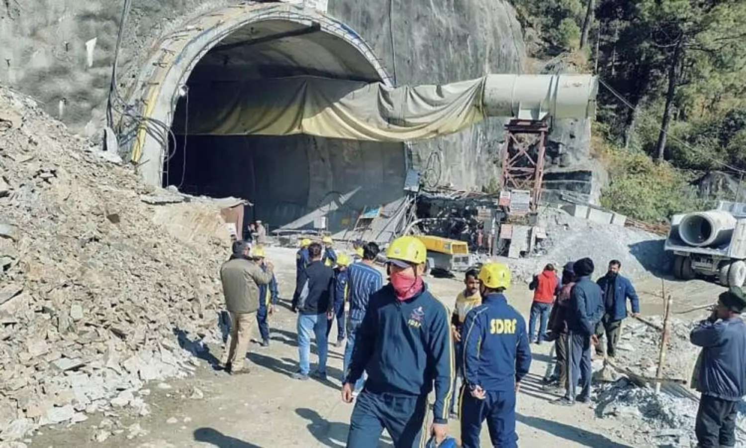40 workers trapped as under-construction tunnel on Yamunotri NH partially collapses
