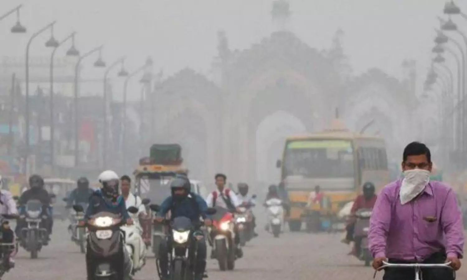 Conflicting AQI readings in Delhi raise alarm amid smog concerns