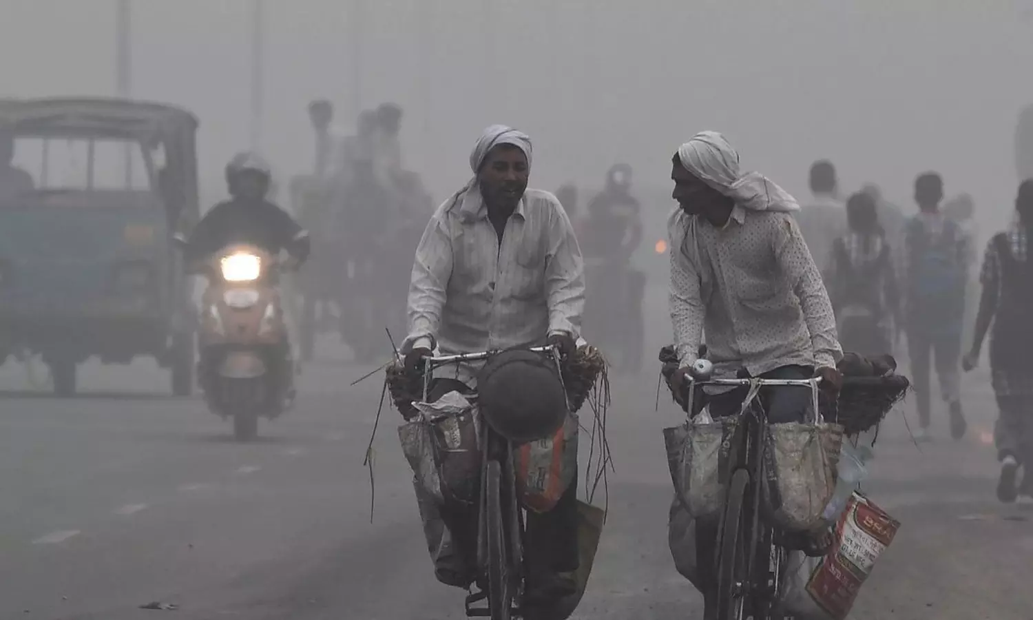 UP plans artificial rain in districts with high AQI to curb pollution