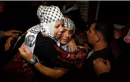 Emotional reunion for families as Palestinian prisoners return amid fragile ceasefire